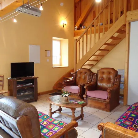 Gite De La Croix Holiday home Apinac